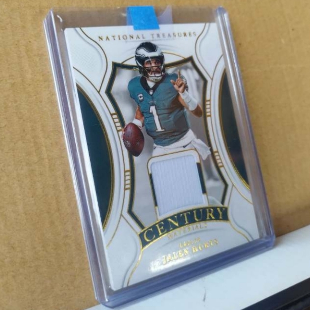 🏈🏆Jalen Hurts "Gold Century Materials White Patch - 05/49 Insert Card🏆🏈 - Picture 5 of 5